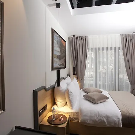 Solun's Riverside Guest house